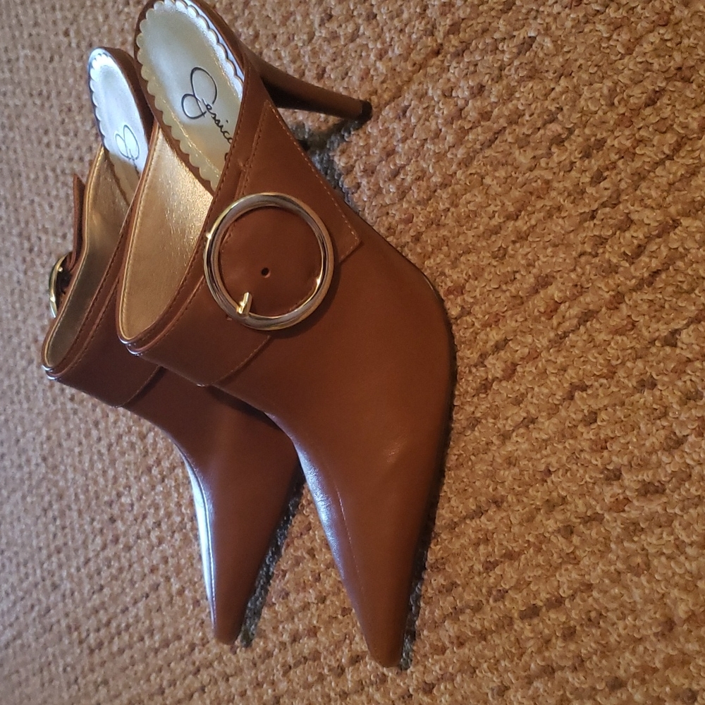 Jessica Simpson tan leather mule size 7.5